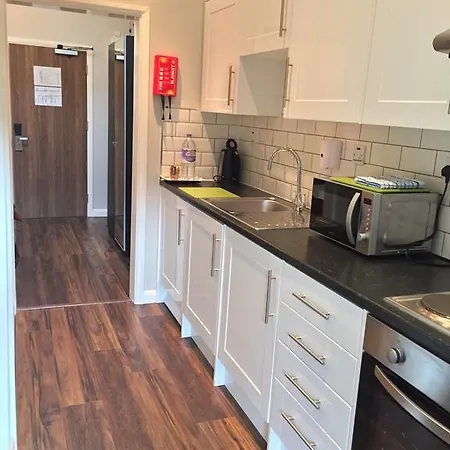 Lyall Hotel apartamentowy 3*