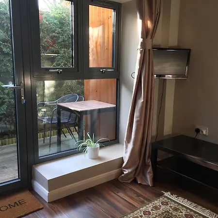 Hotel apartamentowy Lyall 3*
