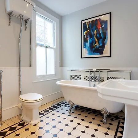 Holiday home Veeve - Clapham Fairytale London