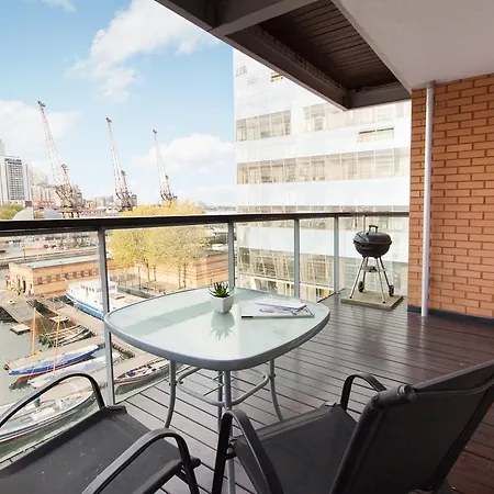 Hotel Canary Wharf Luxury River View London