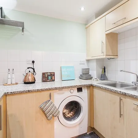 Canary Wharf Luxury River View 4* London