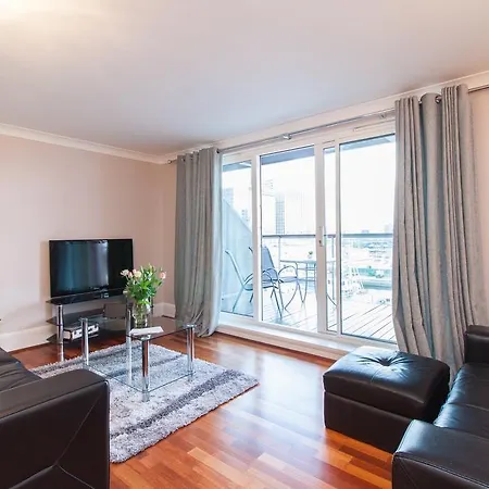 Canary Wharf Luxury River View