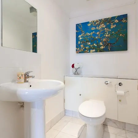 Canary Wharf Luxury River View 4*