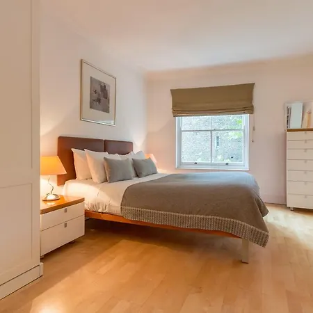 Notting Hill By Bridgestreet * London