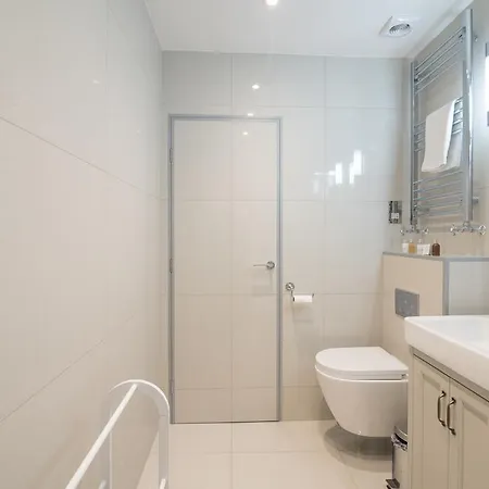 Holiday home Bright Family In Angel With Patio