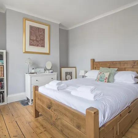 Holiday home Bright Family In Angel With Patio