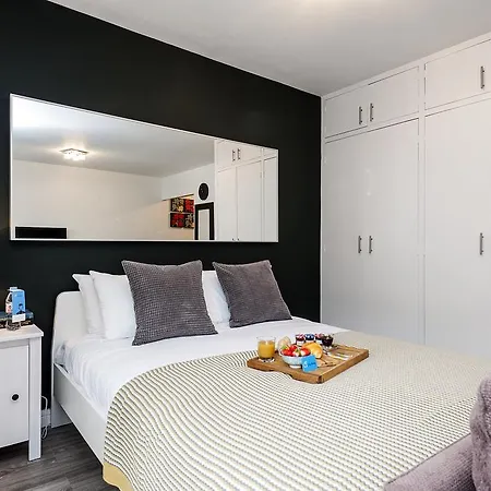 Apartment The Cromwell Road Sherborne Court *