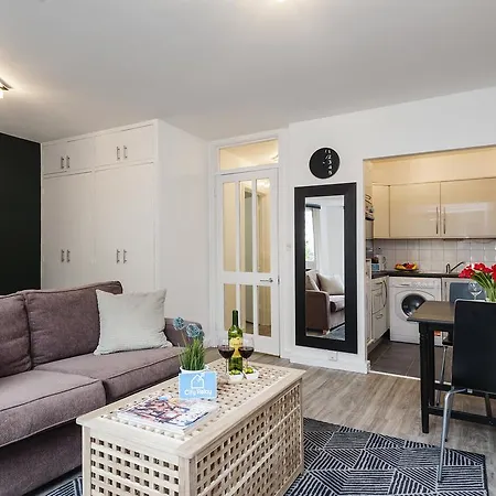 The Cromwell Road Sherborne Court Apartment *