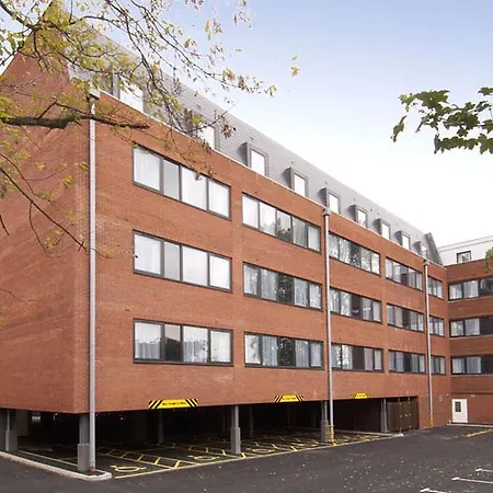 Premier Hanger Lane Hotel Londen