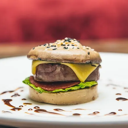 Karma Sanctum Soho מלון
