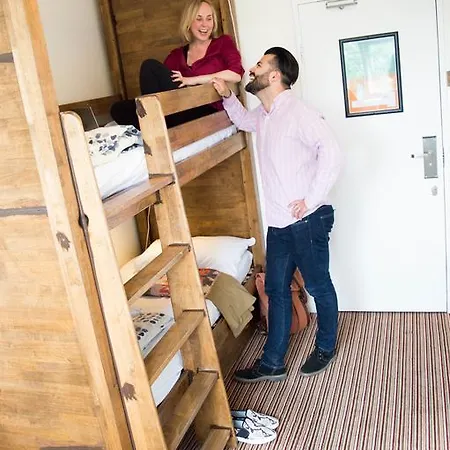 Hostal Palmers Hillspring At Willesden *