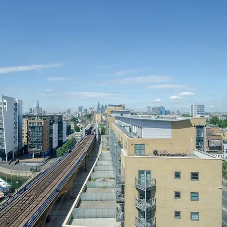 Apple Apartments Limehouse Basin *