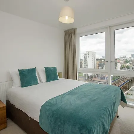 Apple Apartments Limehouse Basin *