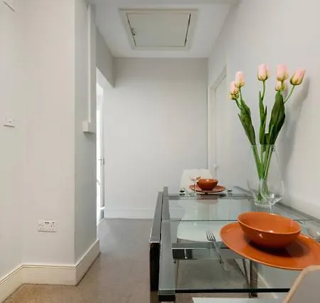 Apartment 70 Oakley Square