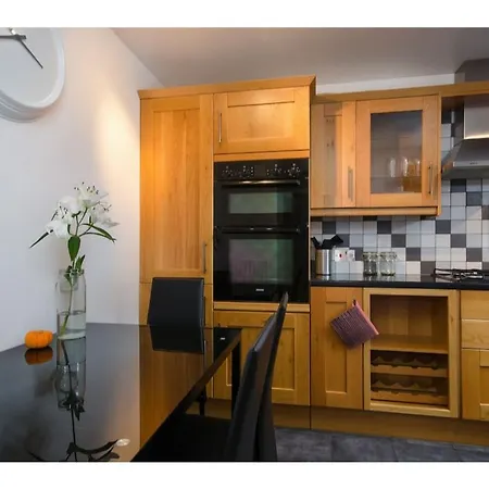 Guest house Cozy Room Very Close To Canary Wharf ! *