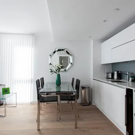 Apartment Avant Garde