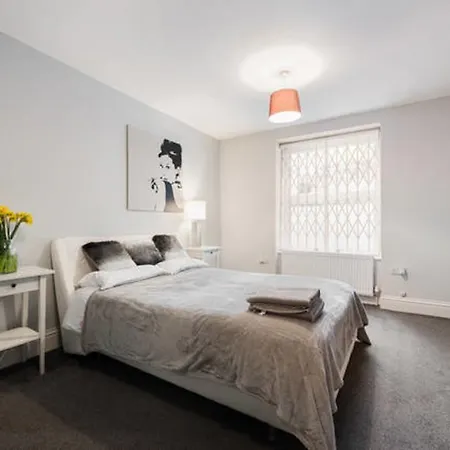 Apartment 70 Oakley Square London