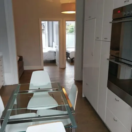 70 Oakley Square Apartment