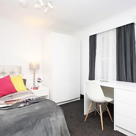 Apartment The Dome Hotel London