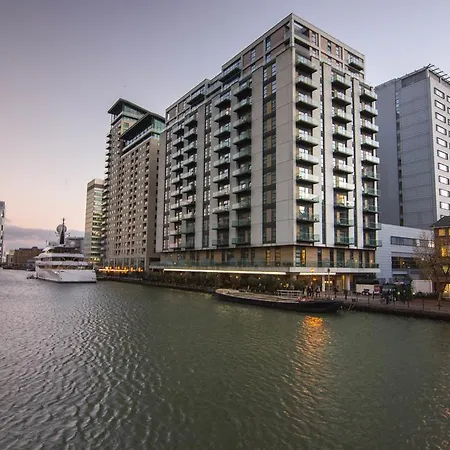 Canary Wharf - Corporate Riverside Apartments *