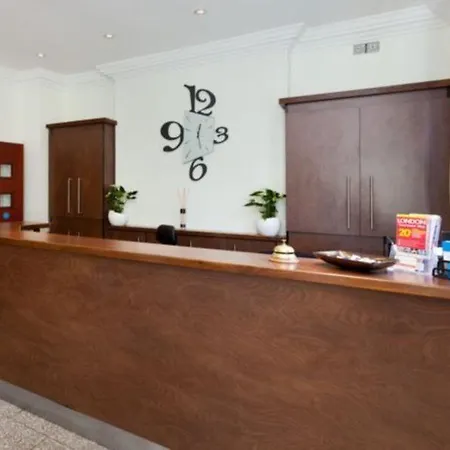 Crestfield Hotel 2*
