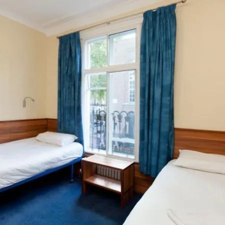 Crestfield Hotel