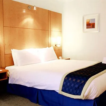 London - Heathrow M4,jct.4, An Ihg Hotel West Drayton (Middlesex)