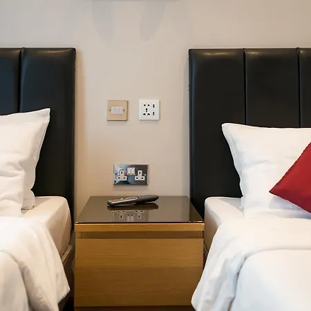Adria Hotel London