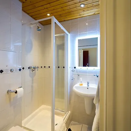Adria Hotel London
