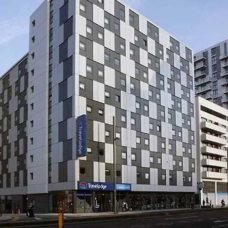 Travelodge Stratford 3*