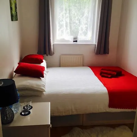 Mudchute Guest house *