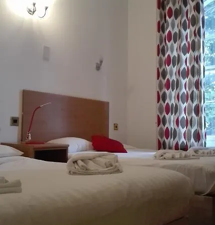 Hotel Whiteleaf 2*
