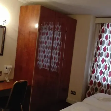 Whiteleaf Hotel