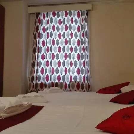 Whiteleaf Hotel
