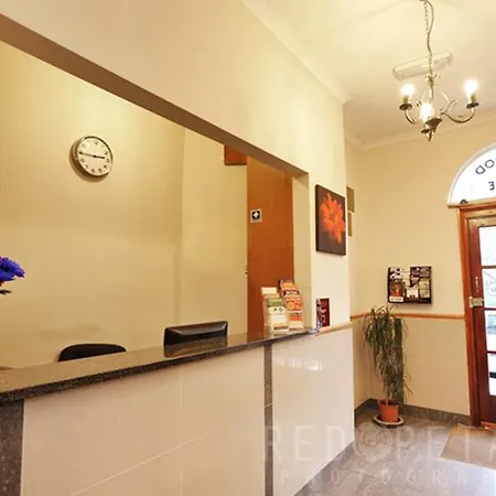 Hotel Elmwood 2*