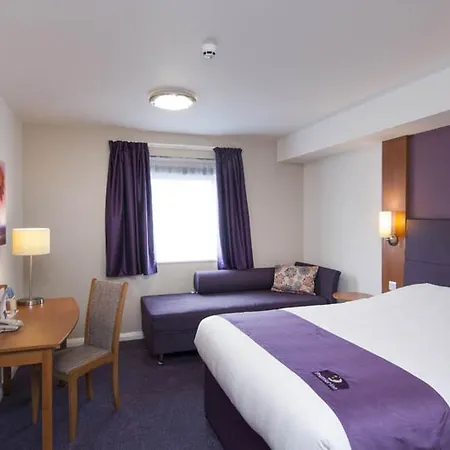 Premier London Heathrow Terminal 5 Hotel 3*