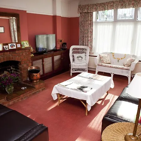 Green Door Bed and breakfast 3*