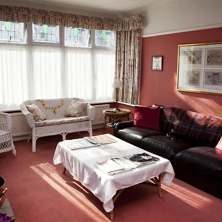 Green Door Bed and breakfast 3*