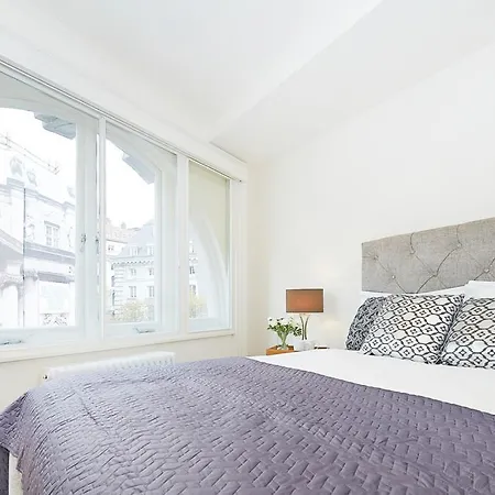 Stayo Exeter Street Apartment
