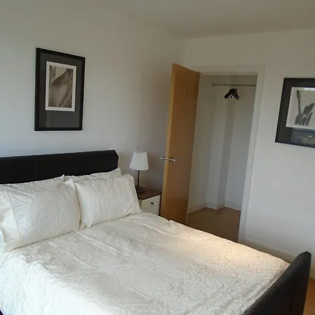 Apartment East Croydon Apartments - Just 3 Mins Walk To East Croydon Station
