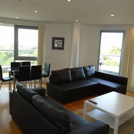 East Croydon Apartments - Just 3 Mins Walk To East Croydon Station Apartment Croydon