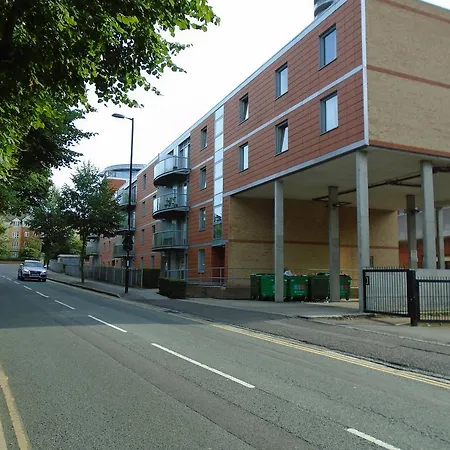 East Croydon Apartments - Just 3 Mins Walk To East Croydon Station Apartment Croydon
