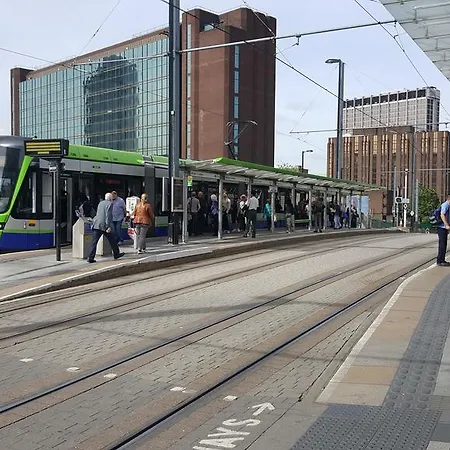 East Croydon Apartments - Just 3 Mins Walk To East Croydon Station Apartment