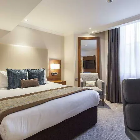 Thistle Piccadilly Hotel 4*