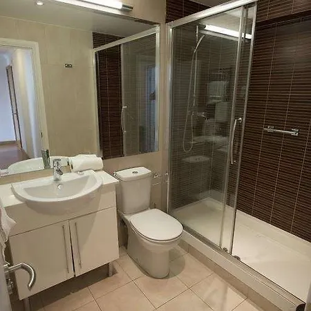 Kensington Apartment 3*