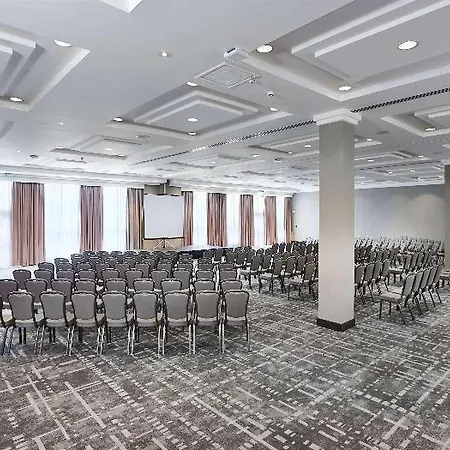 Hilton London 4* Croydon