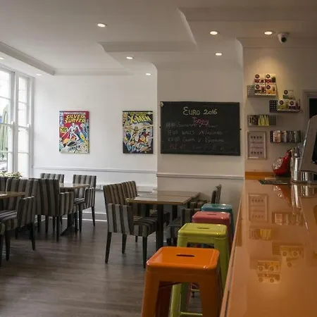 Smart Hyde Park View Hostel London