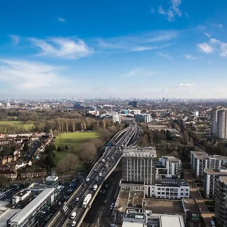 Adagio London 4*