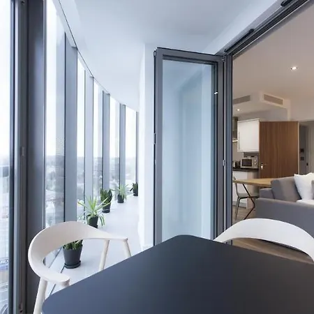 Adagio London מלון דירות 4*