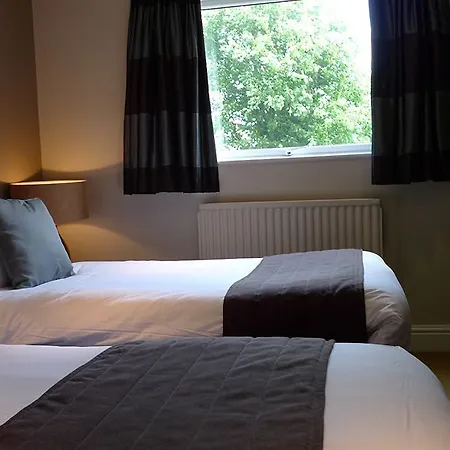 The - Putney 4*